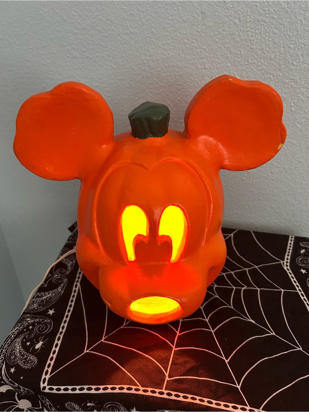 Vintage Disney Halloween Decoration Mickey Mouse Jack O Lantern Light Up Pumpkin